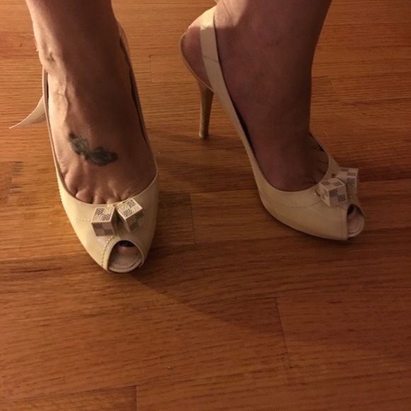 Louis Vuitton azur pumps - Picture 3 of 8